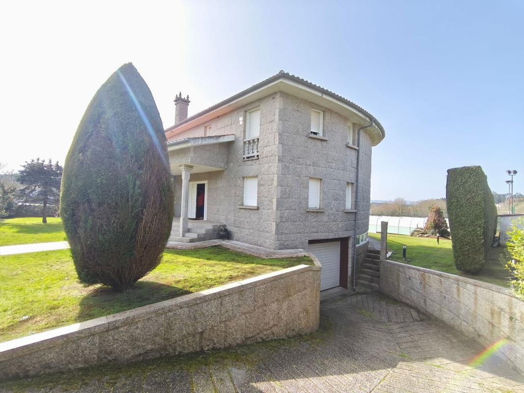 Sale of independent chalet in A Barcia, Santiago de Compostela
photo 5