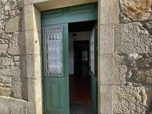 Chalet pareado en calle Entrepuentes photo 4