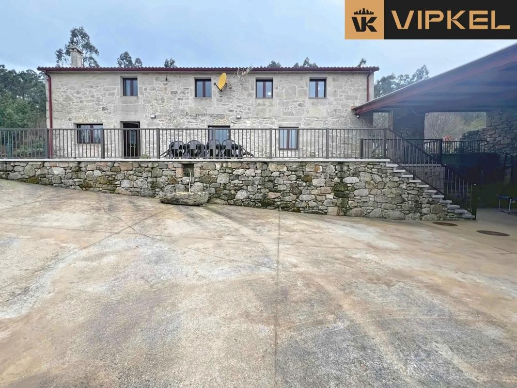 Sale of independent chalet in Lugar Coruxido, Brion
 photo 4
