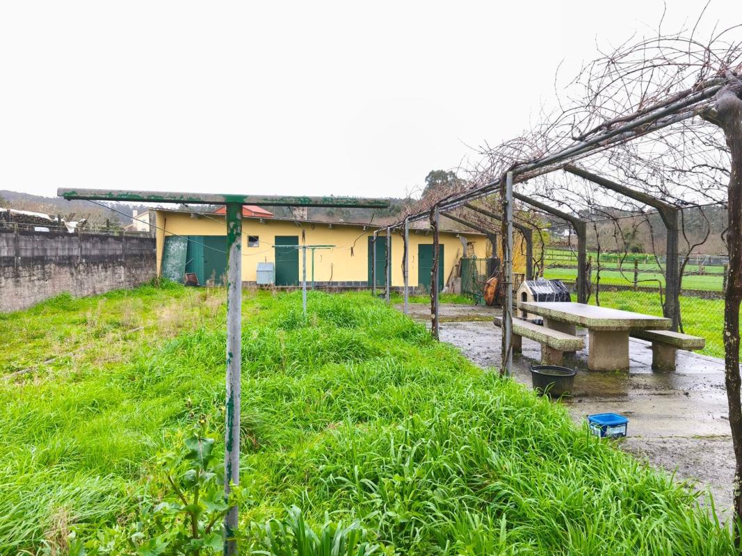 Sale of independent chalet in Lugar Carballal, Santiago de Compostela
 photo 2