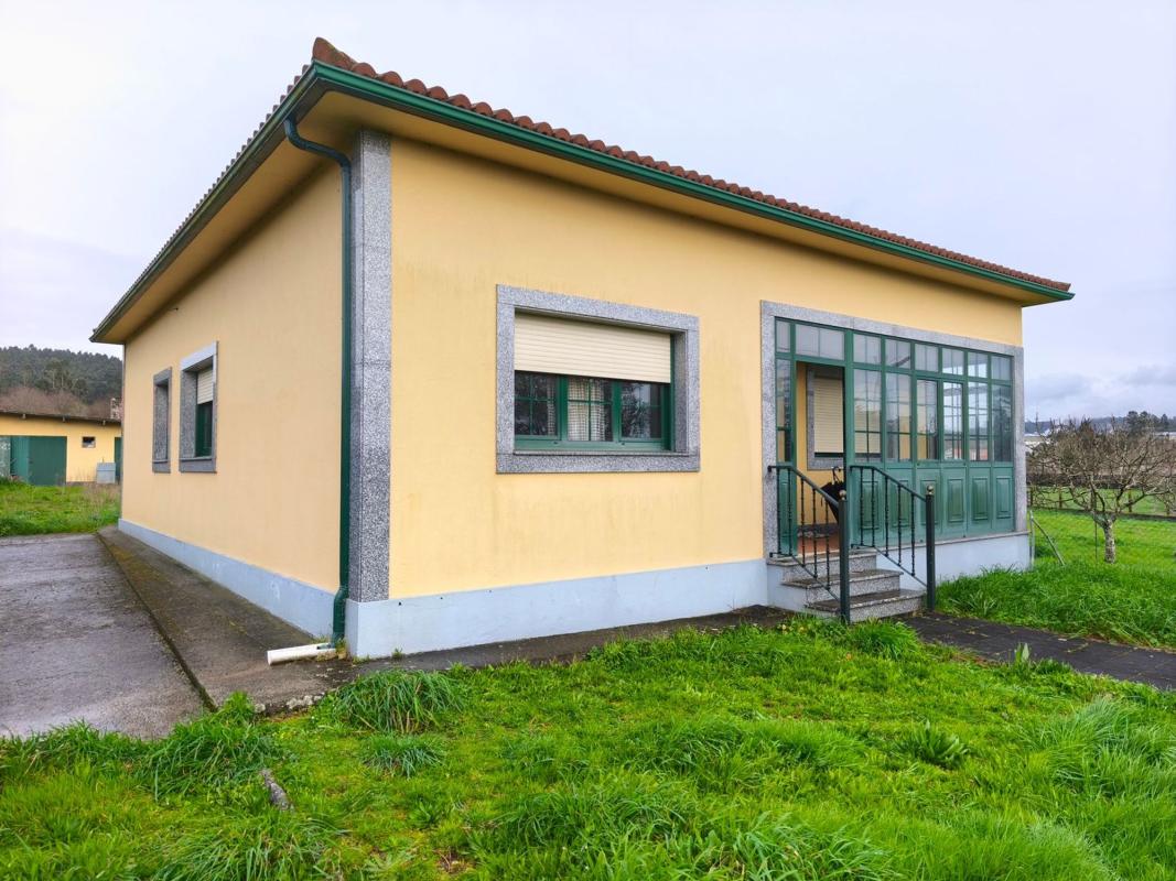 Sale of independent chalet in Lugar Carballal, Santiago de Compostela
 photo 3