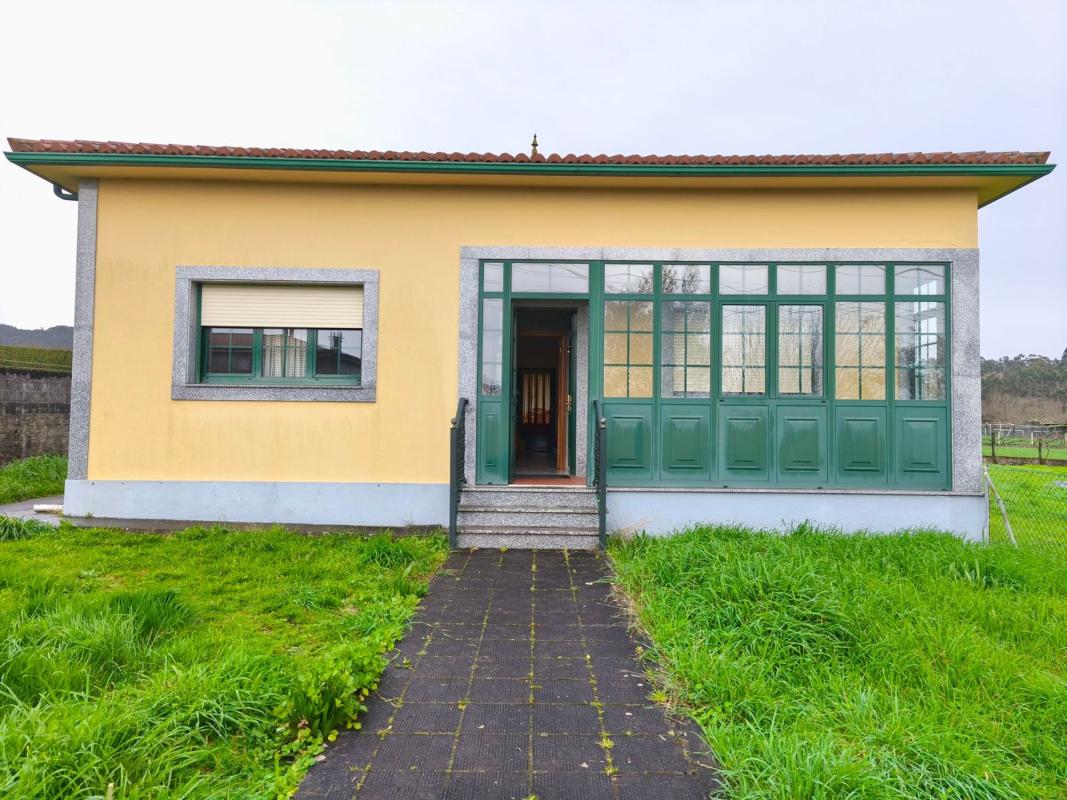 Sale of independent chalet in Lugar Carballal, Santiago de Compostela
 photo 4