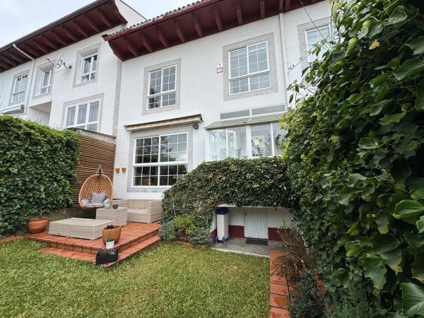 Chalet adosado en Urbanización Parque Montouto photo 4
