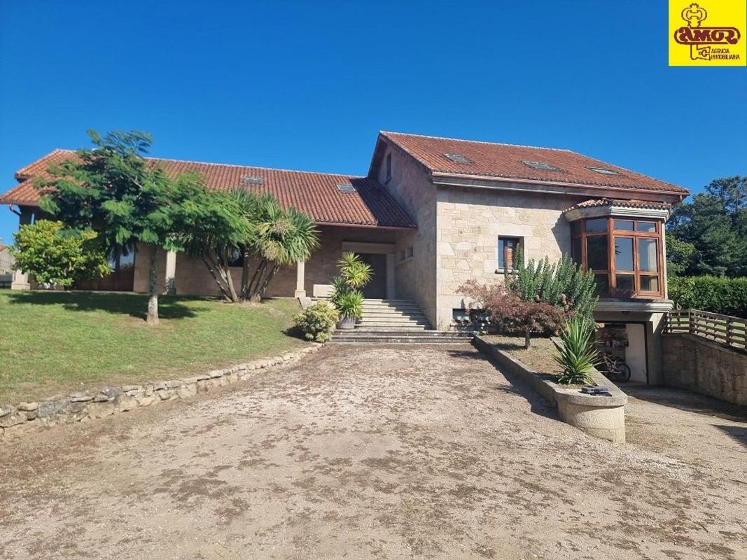 Sale of independent chalet in Aldea Sabaxáns, Brion
photo 1