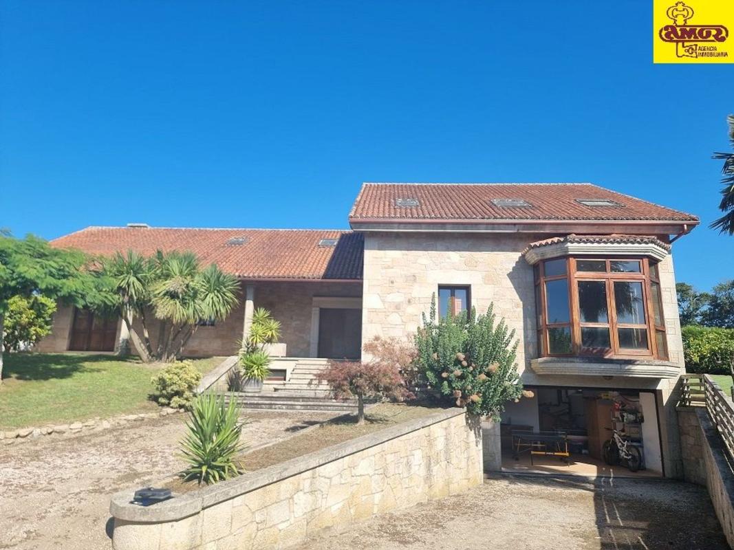 Sale of independent chalet in Aldea Sabaxáns, Brion
photo 2