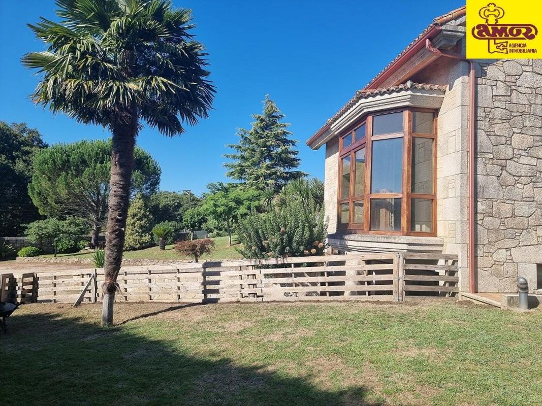 Sale of independent chalet in Aldea Sabaxáns, Brion
photo 4