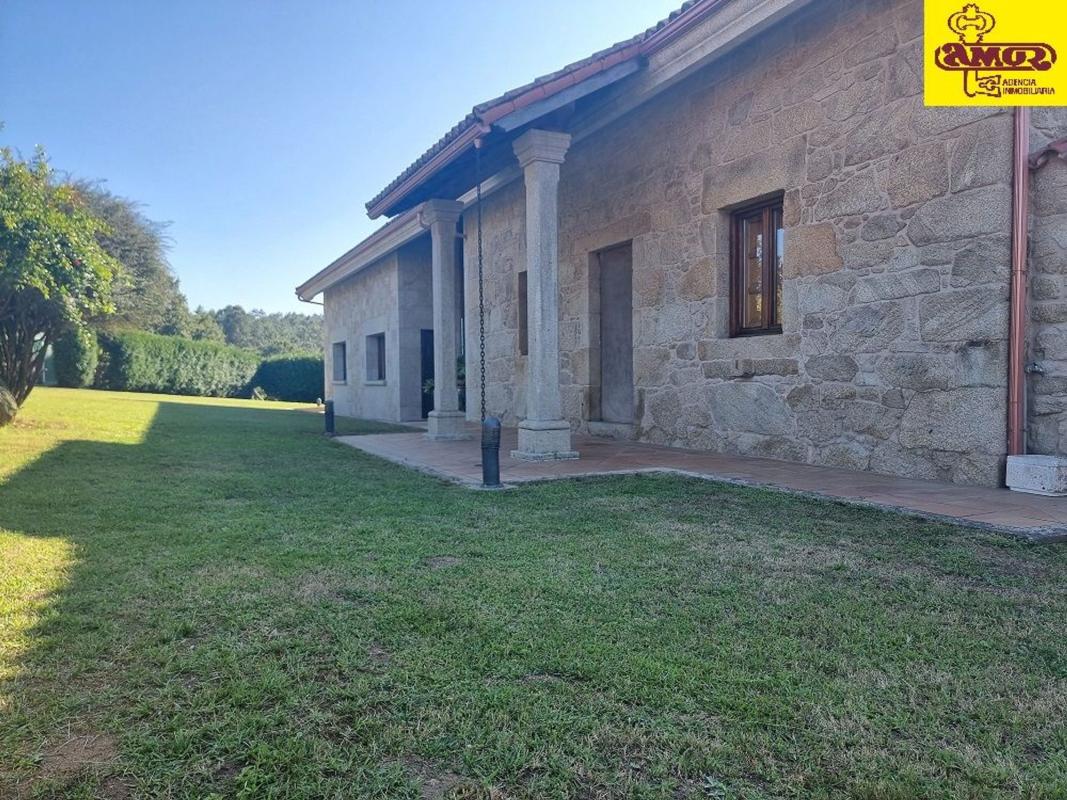 Sale of independent chalet in Aldea Sabaxáns, Brion
photo 5