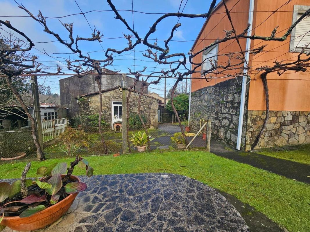Sale of independent chalet in Pardiñas, 29, Santiago de Compostela
photo 1