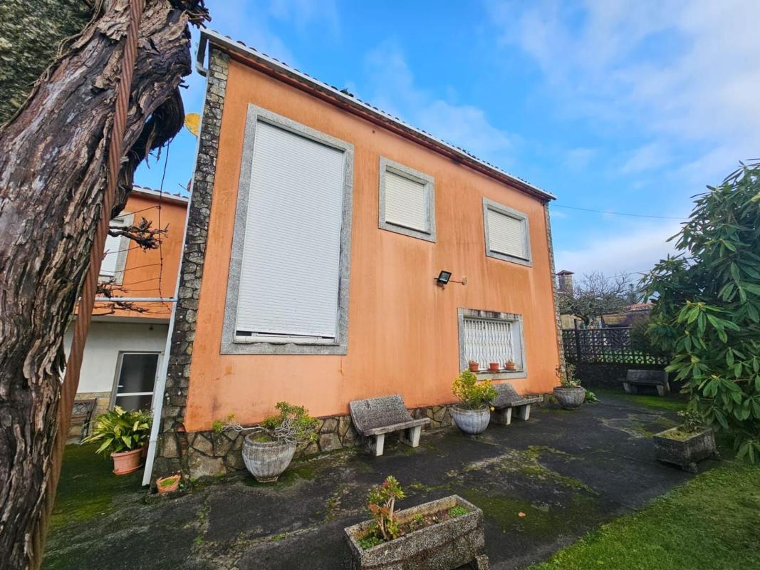 Sale of independent chalet in Pardiñas, 29, Santiago de Compostela
photo 3