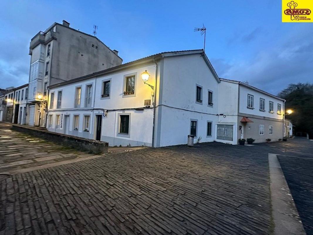 Sale of independent chalet in Calle de Sar, Santiago de Compostela
 photo 2