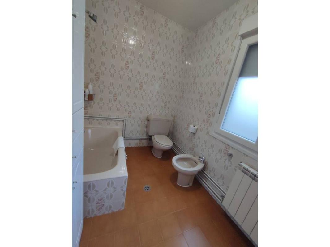 Sale of independent chalet in Lugar Piñeiro Eixo, Santiago de Compostela
 photo 3