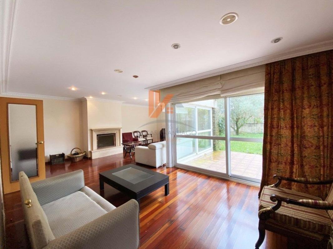 Sale of independent chalet in Calle de Ferrol, Santiago de Compostela
photo 4