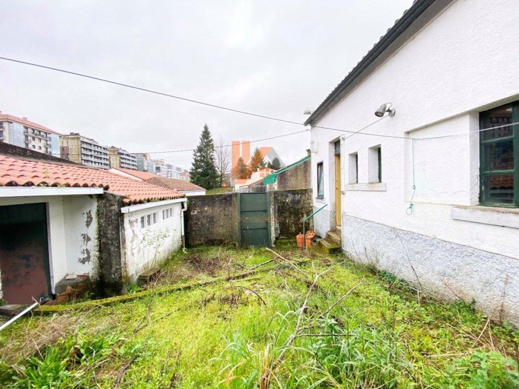 Sale of independent chalet in Calle do Pico Sacro, Santiago de Compostela
photo 5
