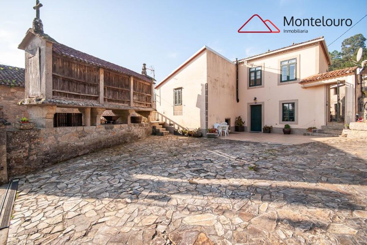 Sale of independent chalet in Aldea Gosende, Brion
photo 3