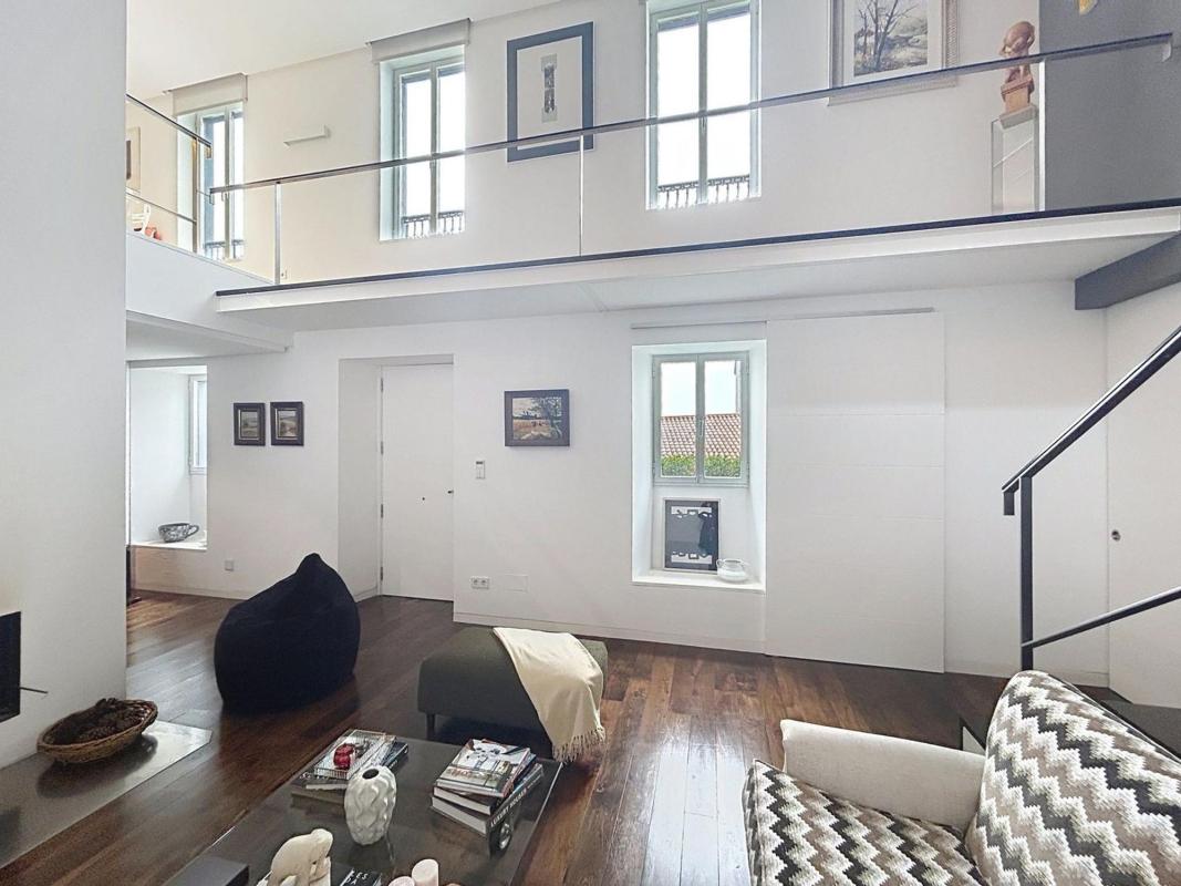 Sale of independent chalet in Campus norte - S.Caetano, Santiago de Compostela
photo 1