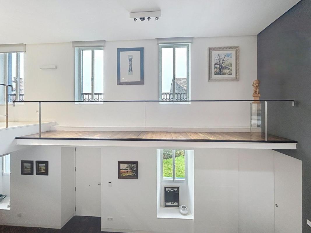Sale of independent chalet in Campus norte - S.Caetano, Santiago de Compostela
photo 2