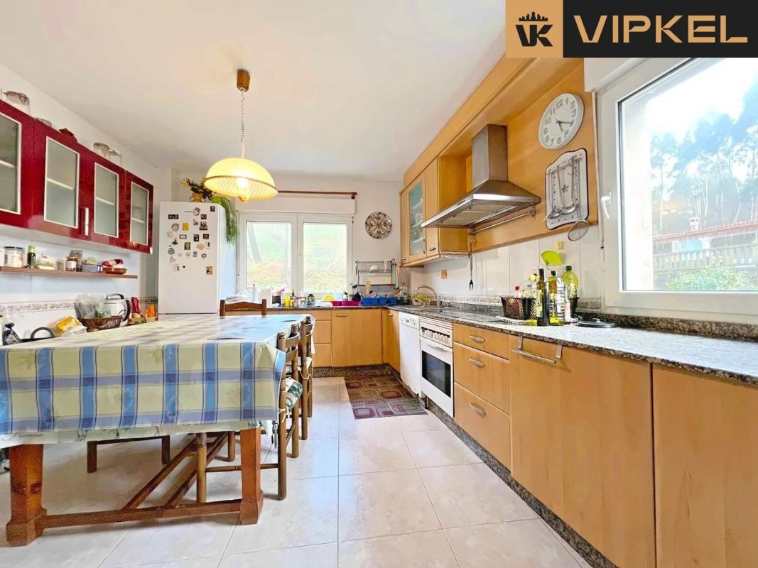 Sale of independent chalet in Calle da Cima da Eira, Santiago de Compostela
 photo 3