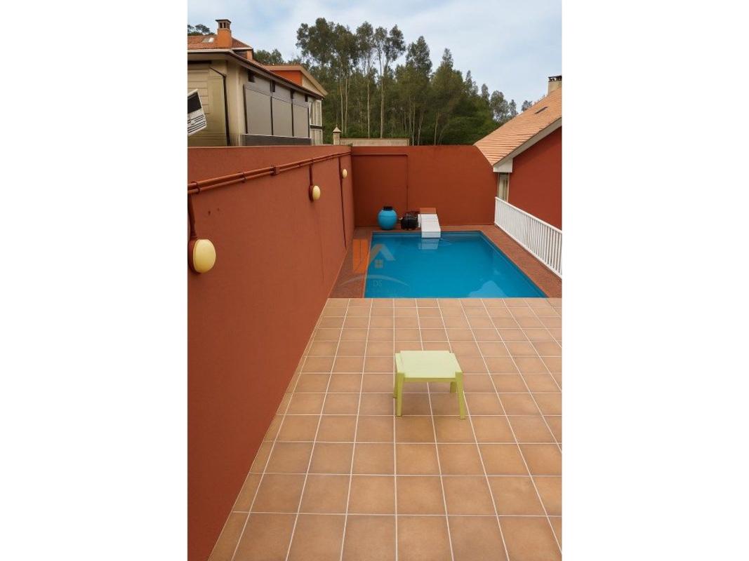 Sale of independent chalet in Calle da Cima da Eira, Santiago de Compostela
photo 3