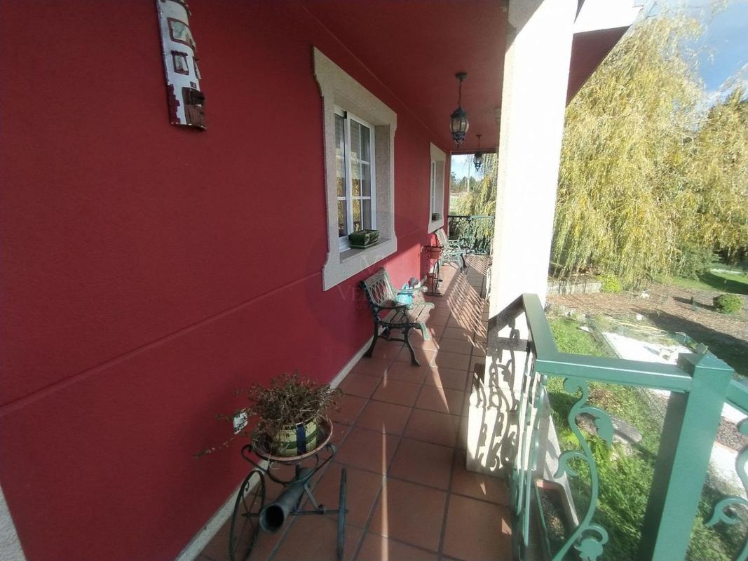 Venta de chalet independiente en Aldea Tembra, Brion
 photo 4