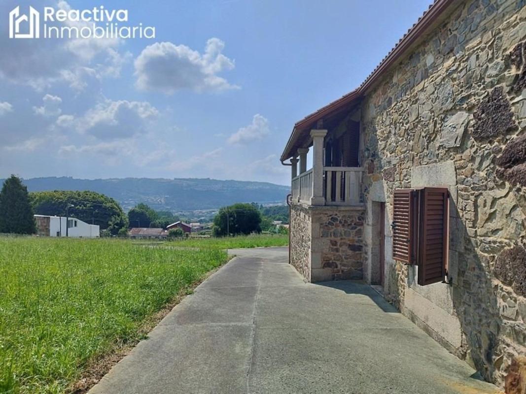 Sale of independent chalet in Calle de Marrozos, Santiago de Compostela
photo 4