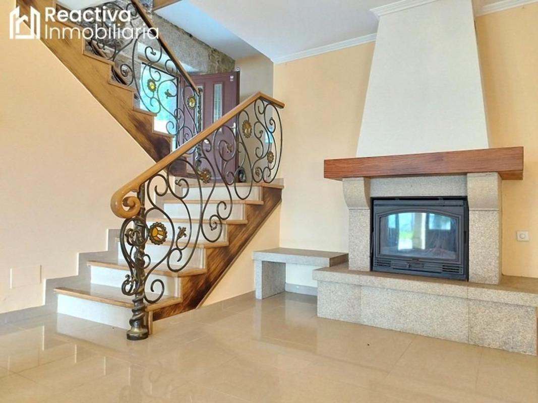 Sale of independent chalet in Calle de Marrozos, Santiago de Compostela
photo 5