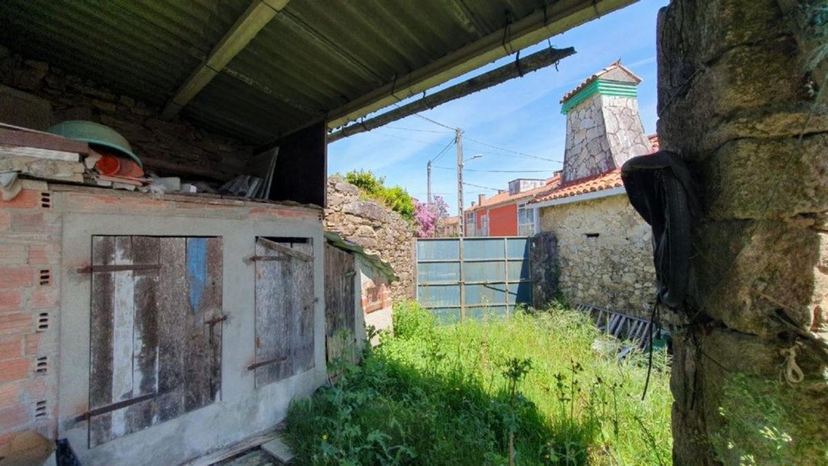 Sale of independent chalet in Calle Real de Roxos, Santiago de Compostela
photo 3
