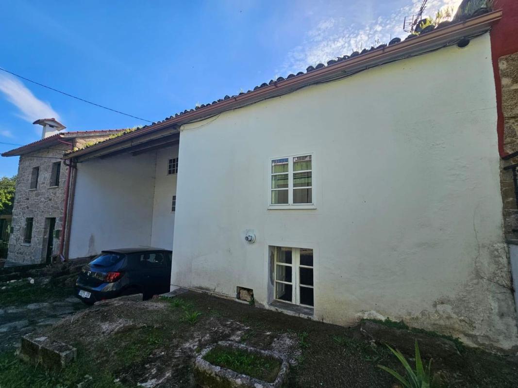 Sale of townhouse in  Calle da Codeseira de Vidán , Santiago de Compostela photo 3