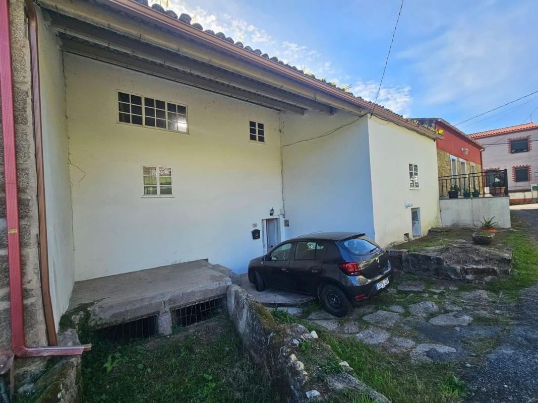 Sale of townhouse in  Calle da Codeseira de Vidán , Santiago de Compostela photo 4