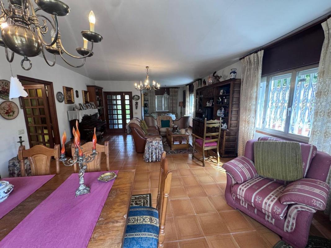 Sale of independent chalet in Travesía de Pardiñas, Santiago de Compostela
 photo 3