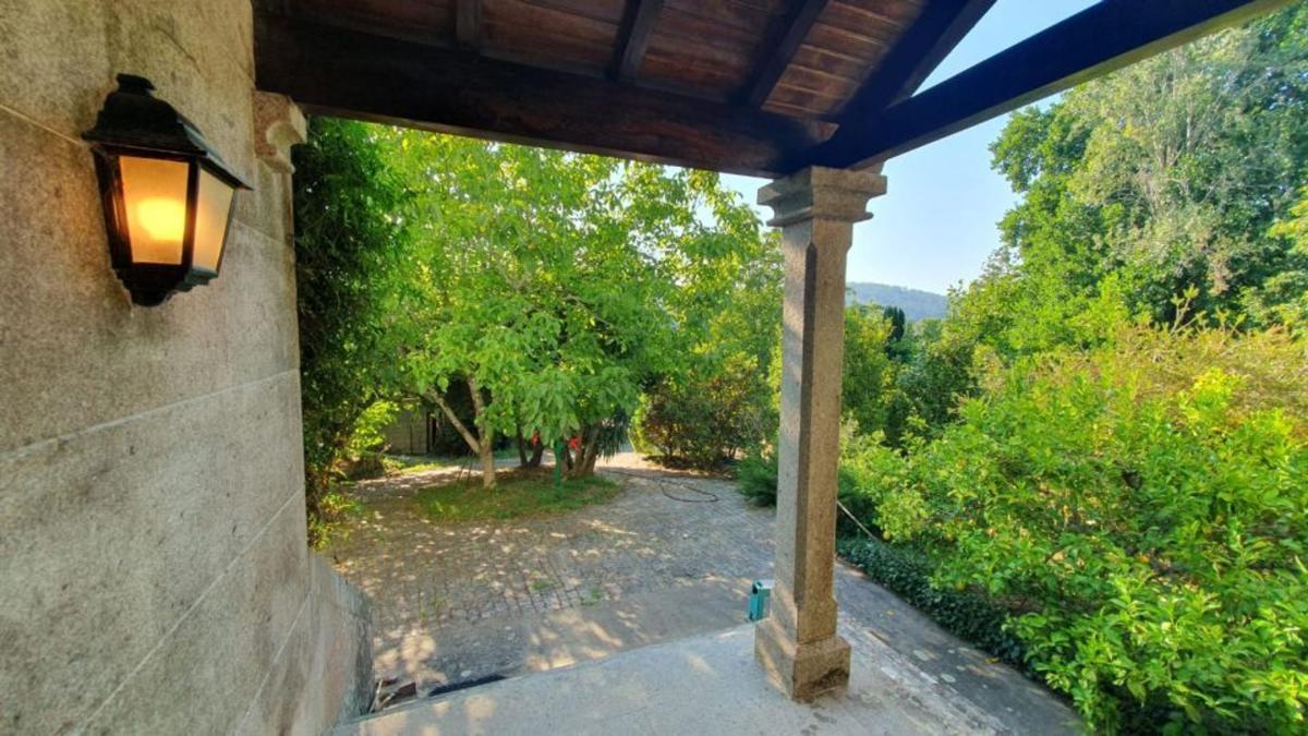 Sale of independent chalet in Calle do Nabal, Santiago de Compostela
photo 1