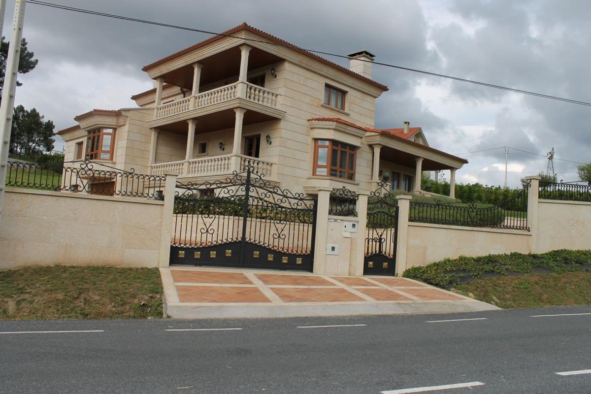 Продажа отдельного шале в Lugar Paradela, 73, Ведра photo 1