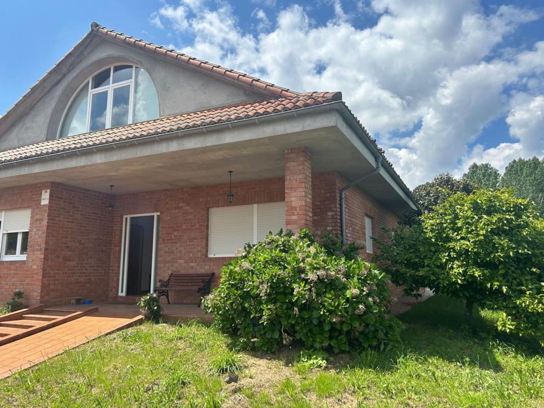 Venta de chalet independiente en Teo, Teo
photo 1