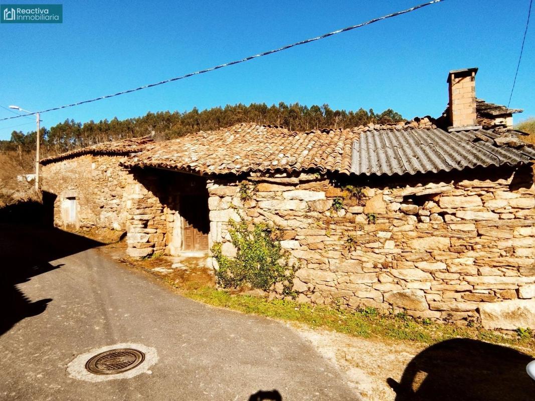 Sale of independent chalet in Marmancou, 4, Santiago de Compostela
photo 2