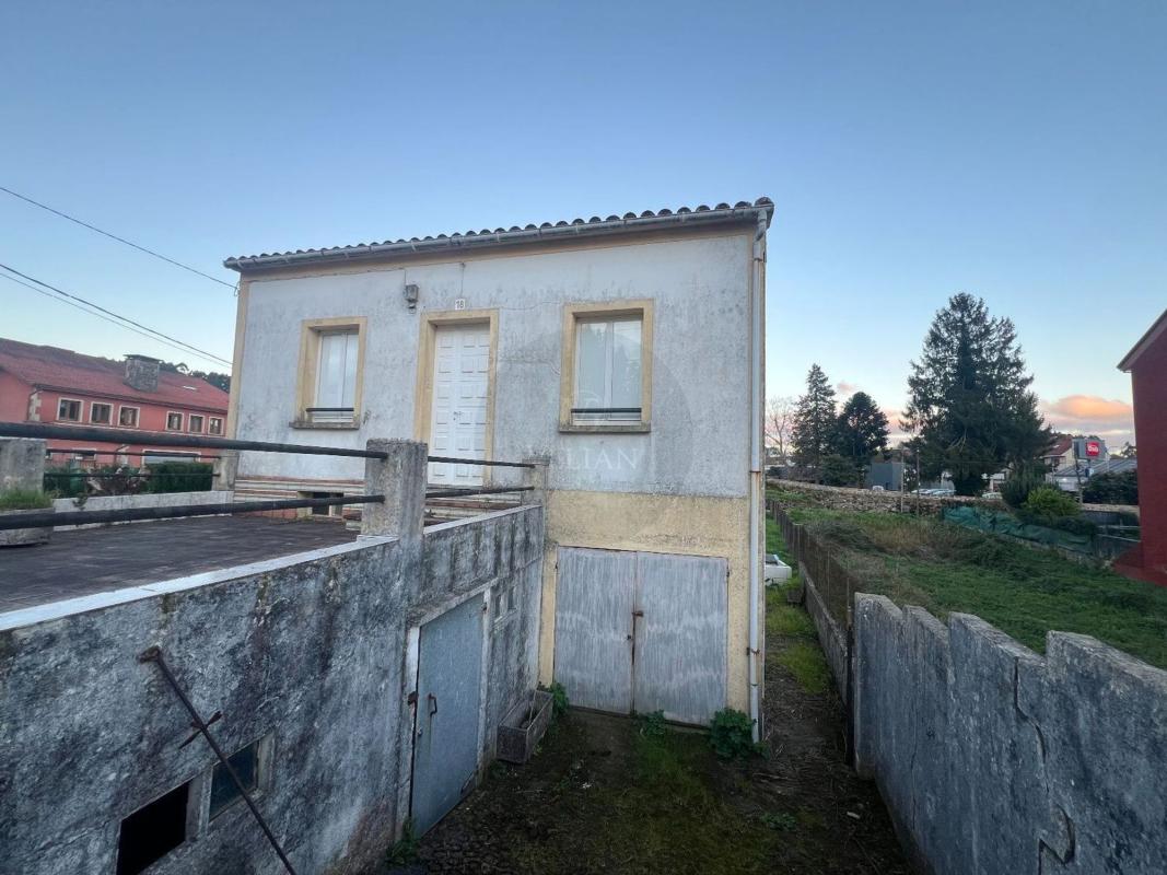 Sale of independent chalet in Calle de Vidán, Santiago de Compostela
photo 3