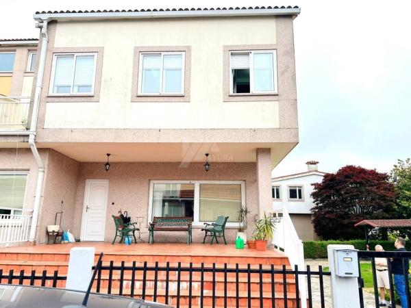 Chalet pareado en urbanizacion Verxeles photo 2