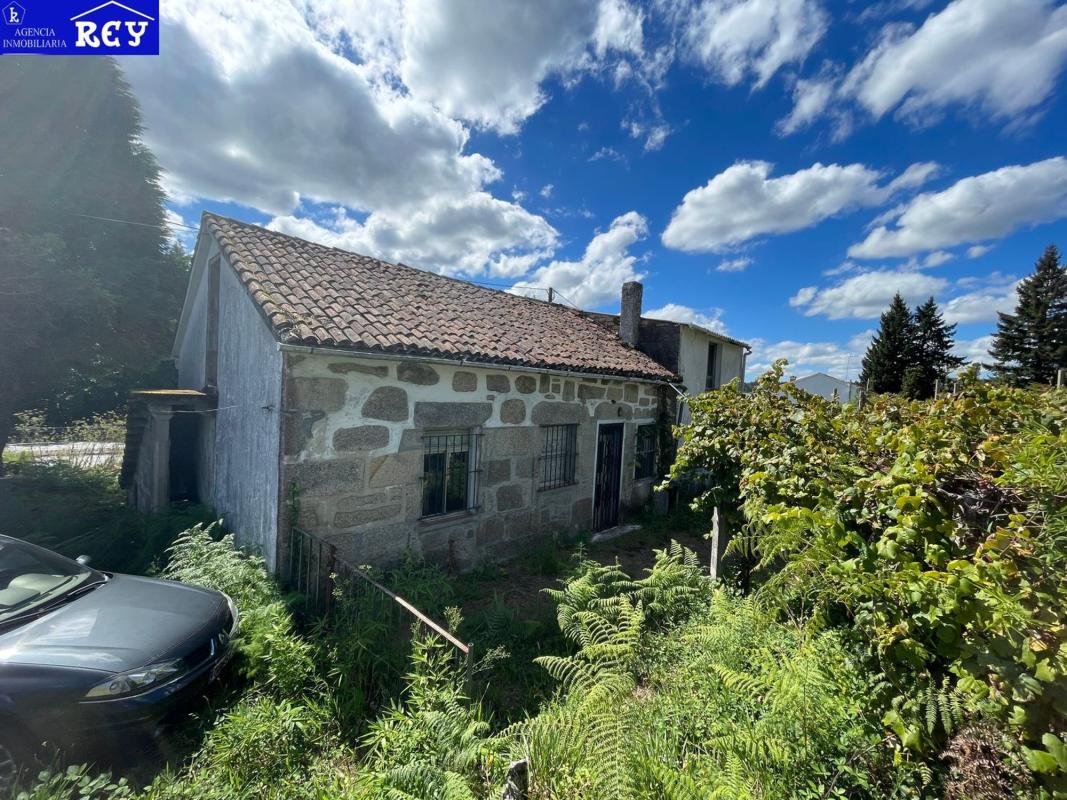 Sale of rural property in Avenida da Mestra Victoria Míguez , Santiago de Compostela photo 5