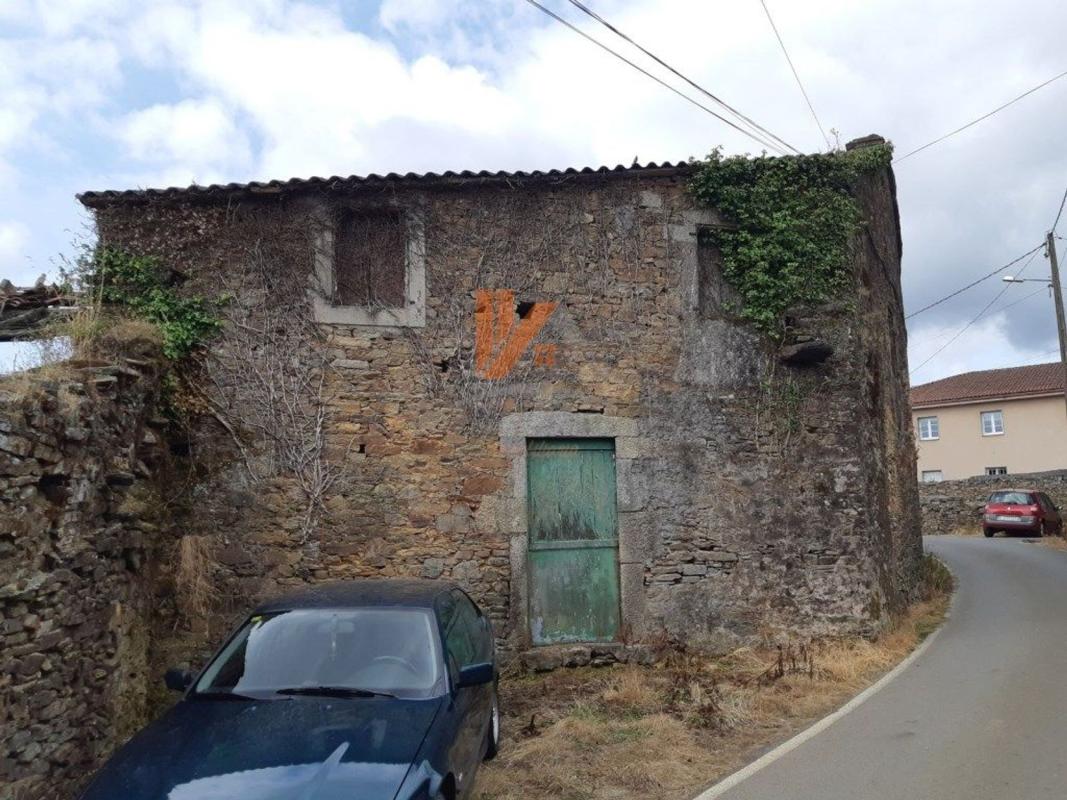 Sprzedaż niezależnego domku jednorodzinnego w Calle dos Vilares, 2 -4, Santiago de Compostela photo 4