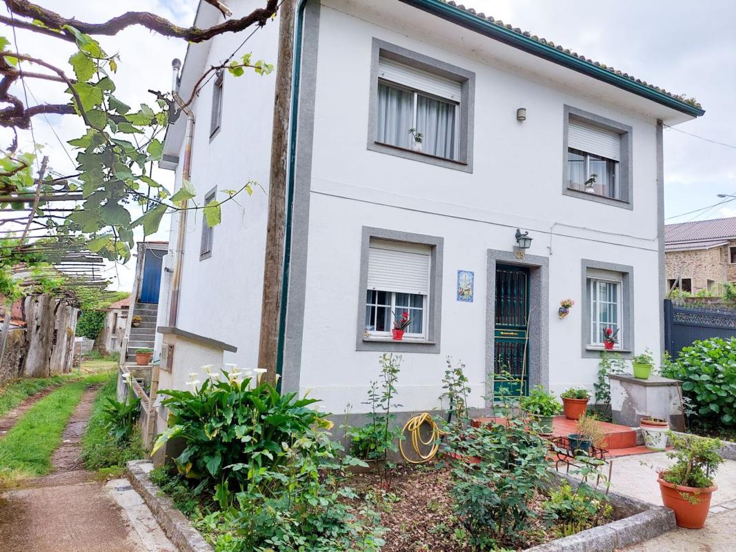 Venta de chalet independiente en PIÑEIRO, 25, Santiago de Compostela
photo 1