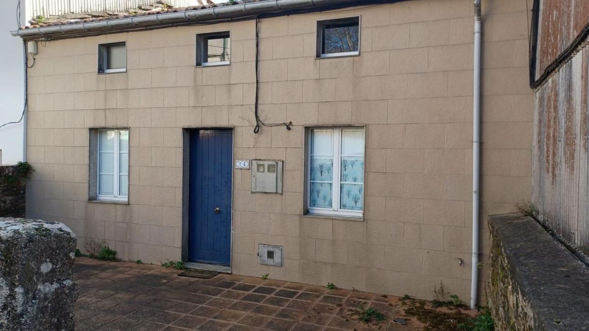 Sale of independent chalet in Calle de Betanzos, Santiago de Compostela
photo 1