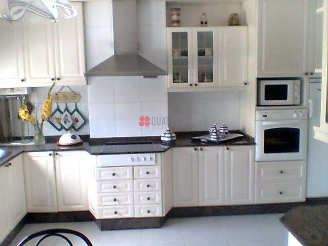 Sale of independent chalet in San Lazaro - Meixonfrio, Santiago de Compostela
 photo 3