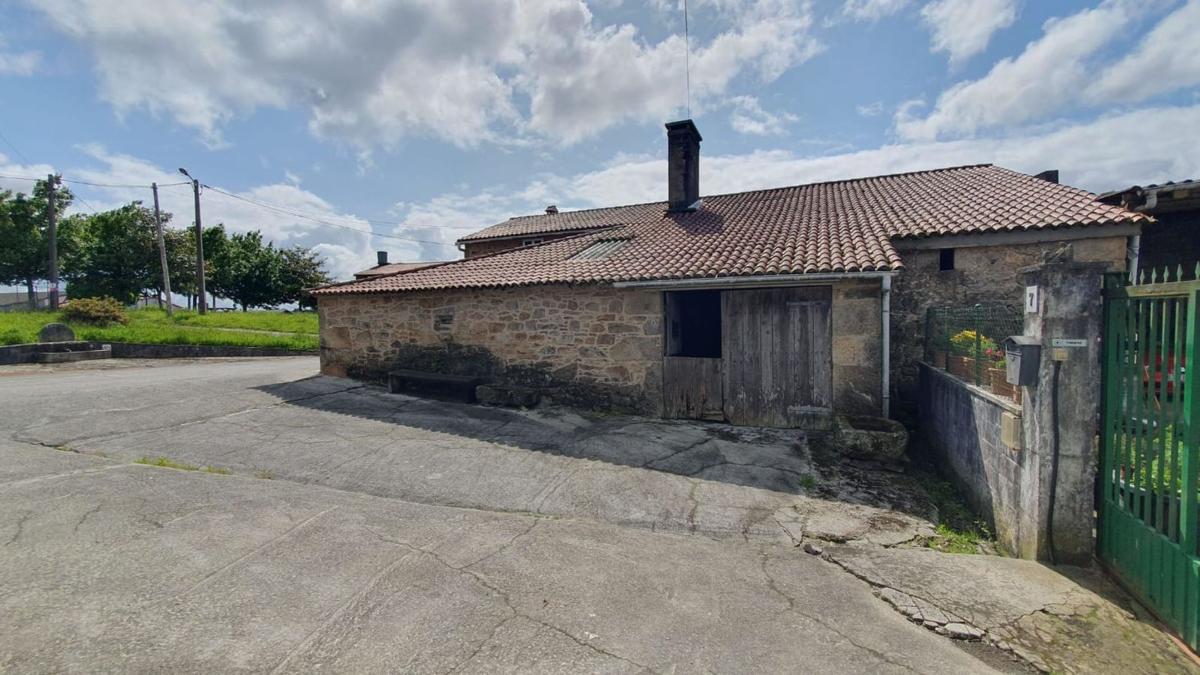 Sale of townhouse in  Lugar Lamascal , Santiago de Compostela photo 3