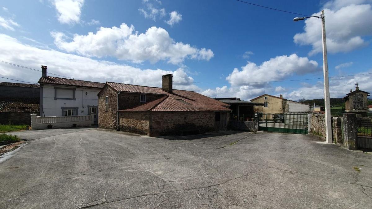 Sale of townhouse in  Lugar Lamascal , Santiago de Compostela photo 4