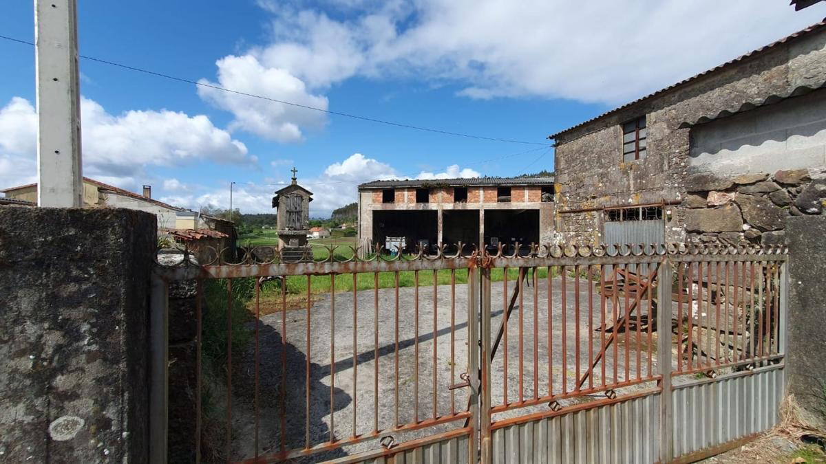 Sale of townhouse in  Lugar Lamascal , Santiago de Compostela photo 5