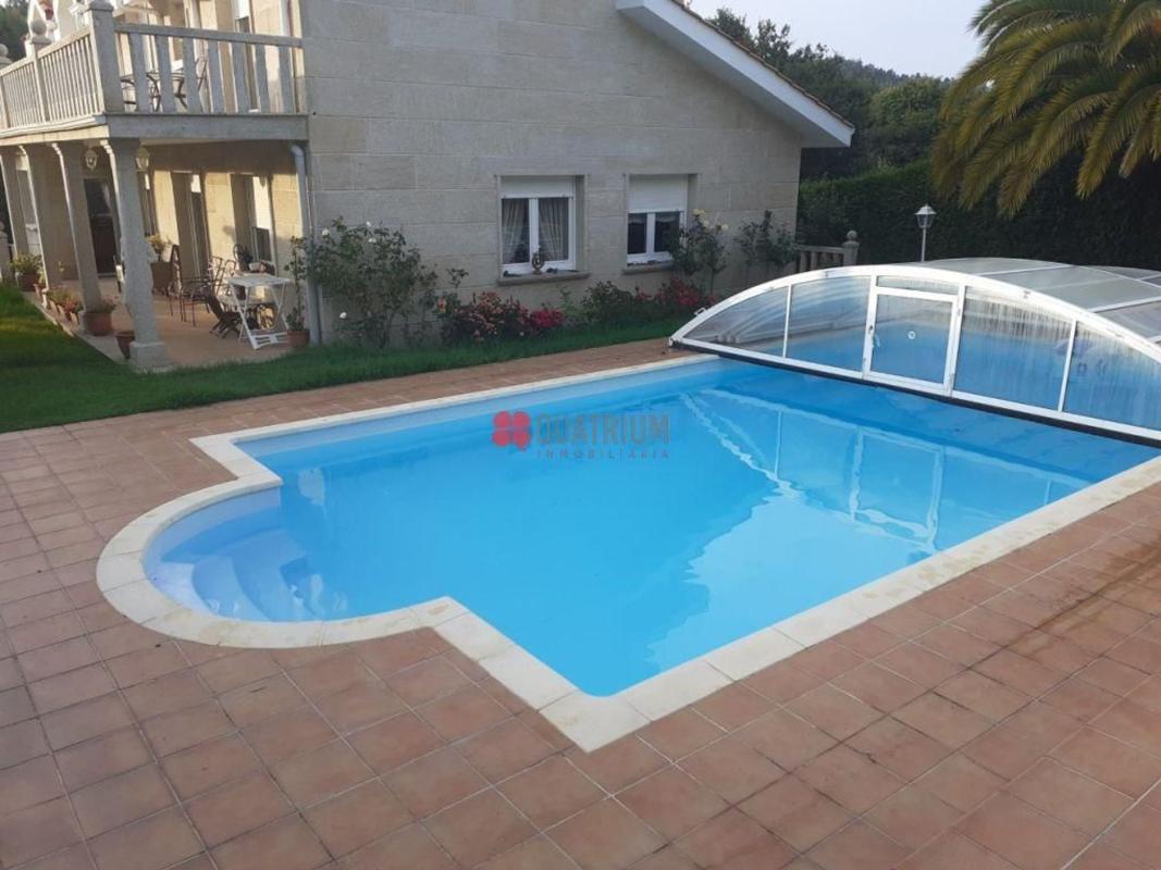 Sale of independent chalet in Calle de Muros, Santiago de Compostela
photo 3