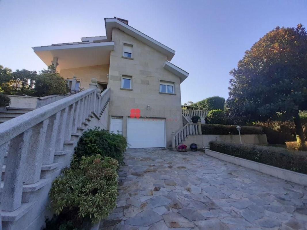 Sale of independent chalet in Calle de Muros, Santiago de Compostela
photo 4