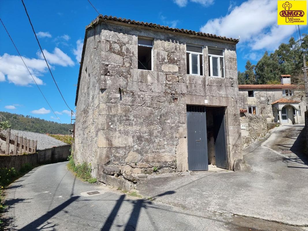 Sale of independent chalet in VILLESTRO, Santiago de Compostela
photo 1