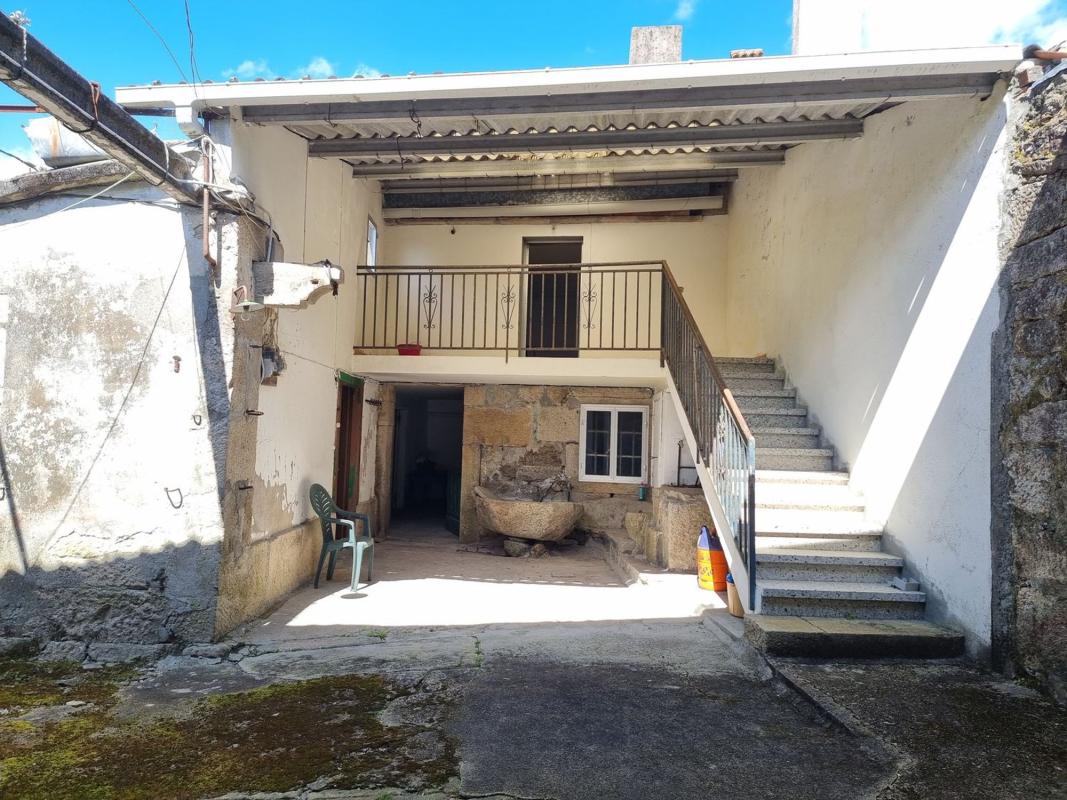 Sale of independent chalet in VILLESTRO, Santiago de Compostela
photo 2