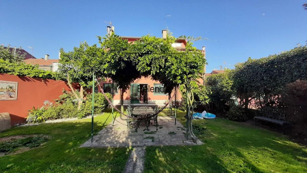 Sale of independent chalet in Calle do Castiñeiriño, Santiago de Compostela
photo 1
