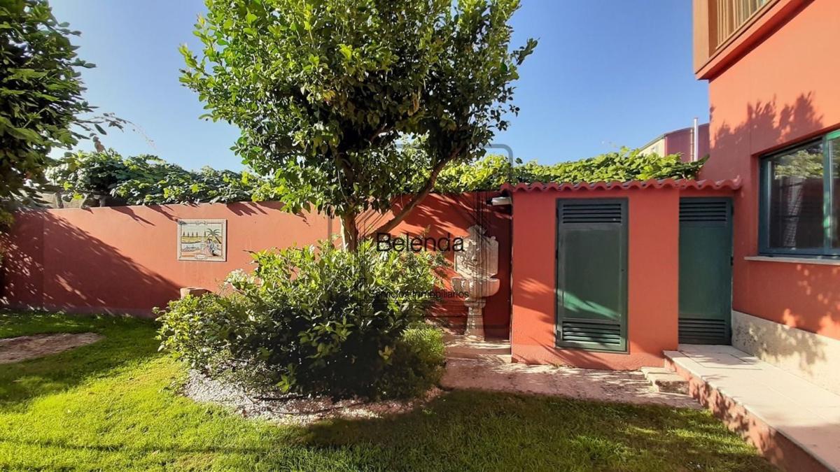 Sale of independent chalet in Calle do Castiñeiriño, Santiago de Compostela
photo 3