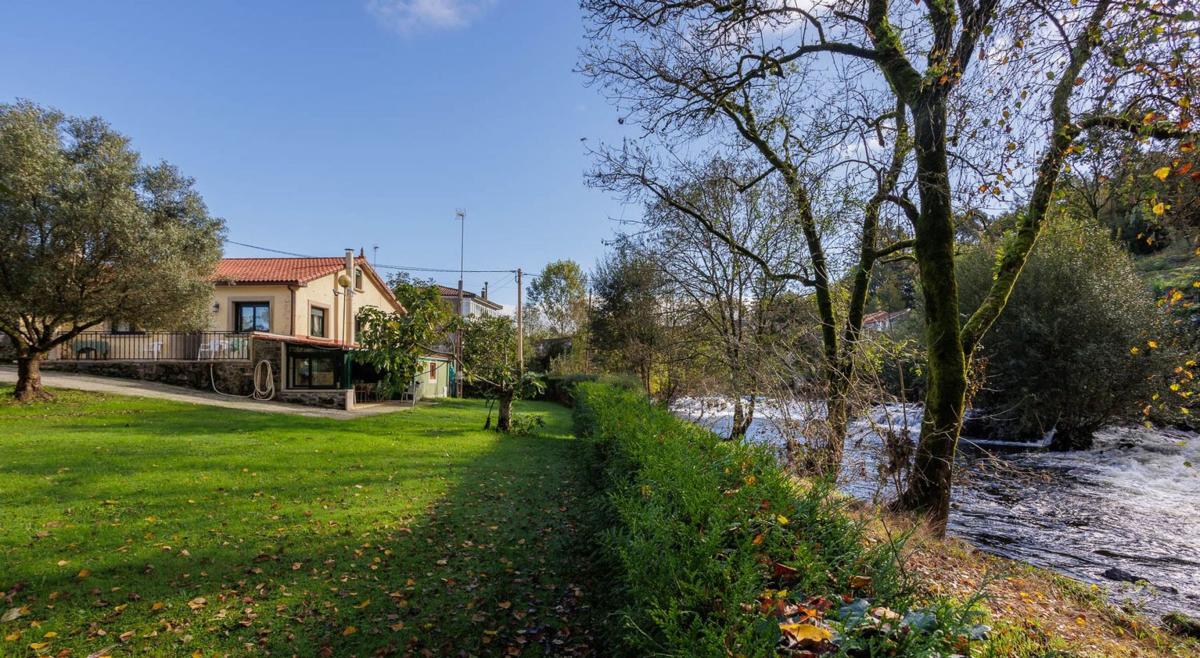 Sale of independent chalet in Calle Furelos, Melide
 photo 3